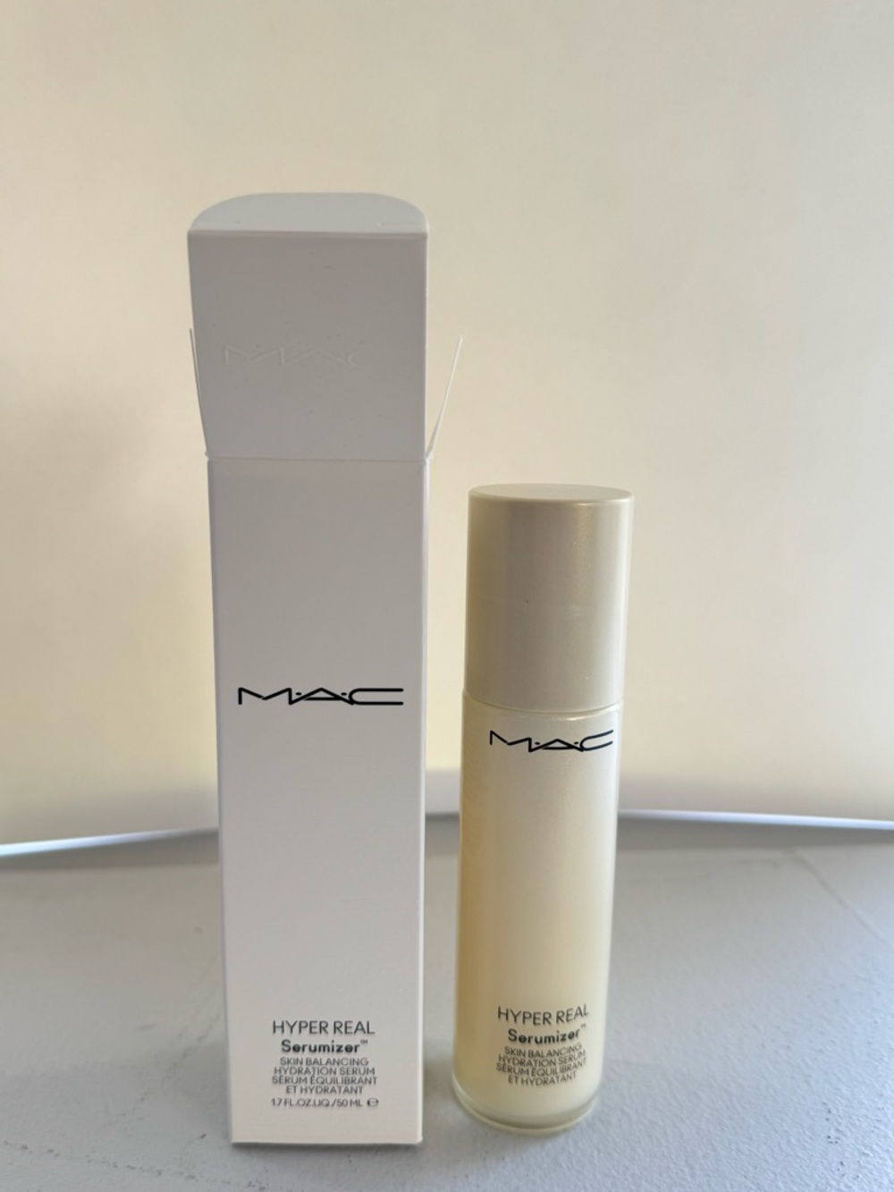 MAC Cosmetics Hyper Real Serumizer Primer - Pearl/Champagne